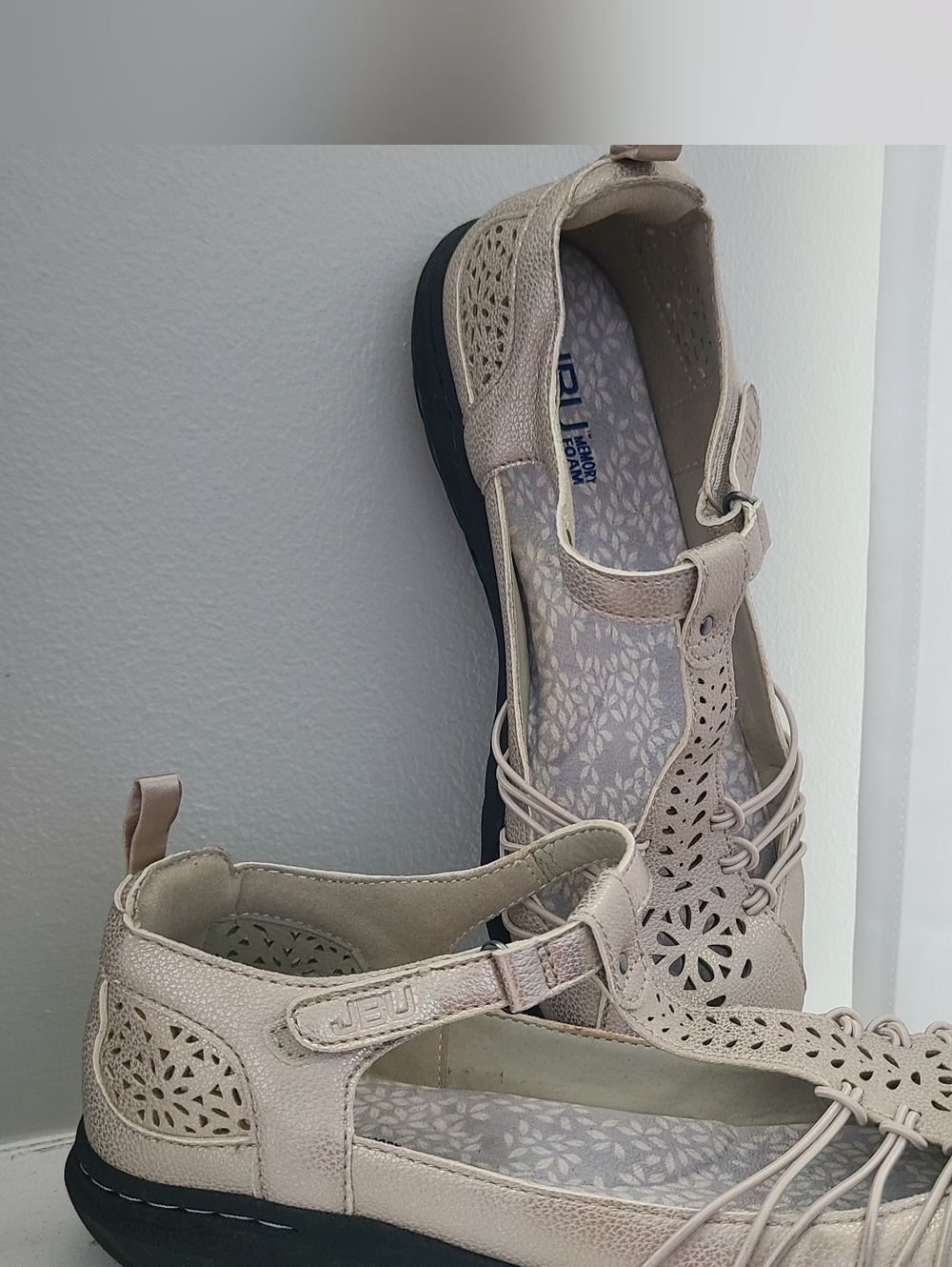 JBU by Jambu Sahara women's T-strap Mary Jane flats Womens Size 10M